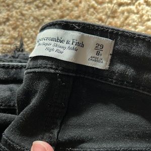 A&F skinny high rise jean size 29